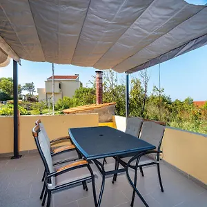  Apartment Milena
